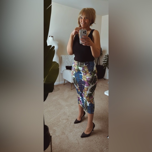 Feather Print Midi Skirt - Picture 10 of 14